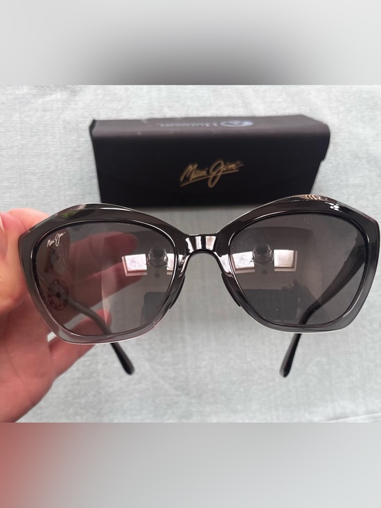 NEW Maui Jim Women’s Lotus Gloss Black Fade Cat Eye Sunglasses w/Case & cloth main image 5